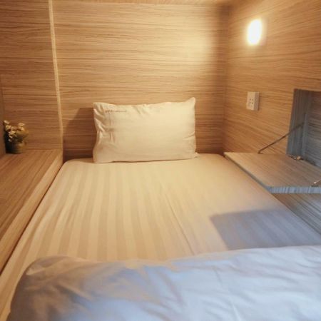 Badu Sukhumvit Dormitory Бангкок Екстер'єр фото