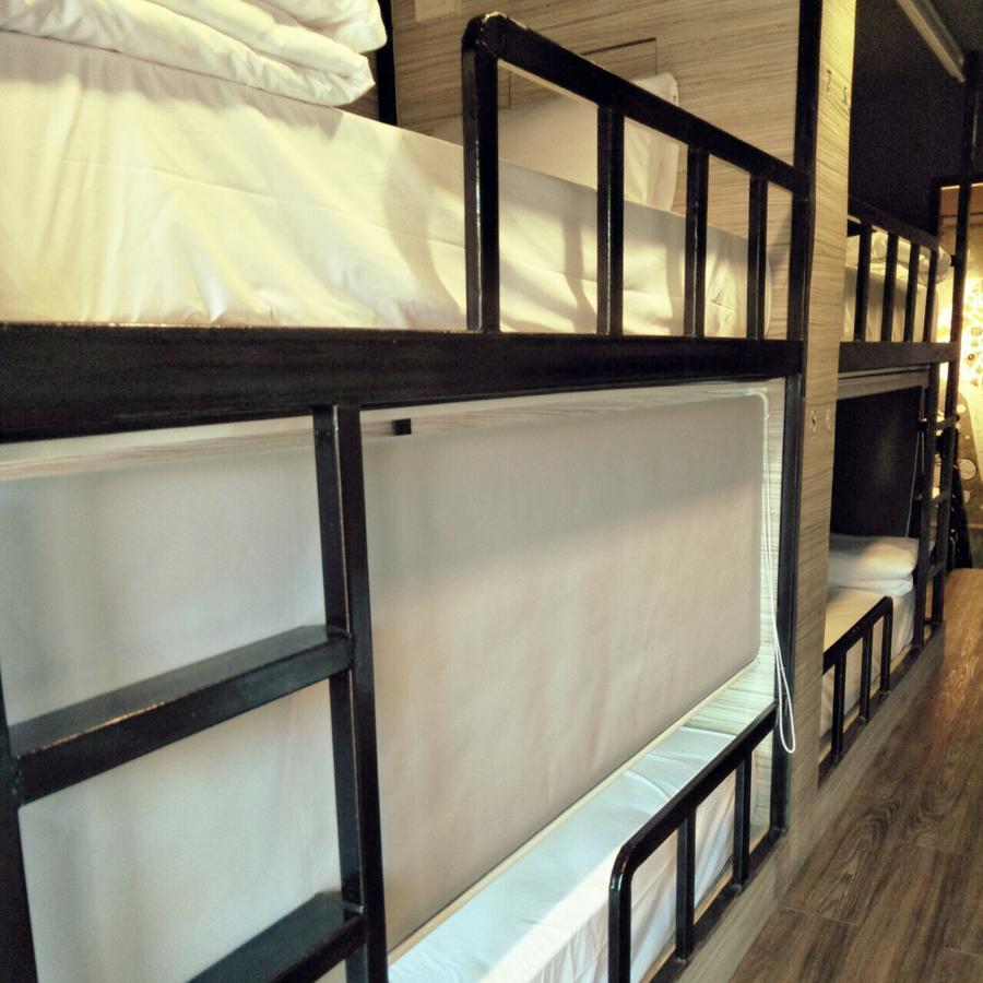 Badu Sukhumvit Dormitory Бангкок Екстер'єр фото