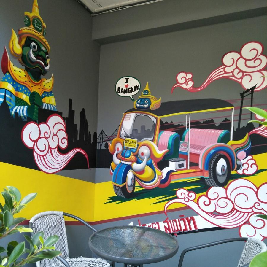 Badu Sukhumvit Dormitory Бангкок Екстер'єр фото