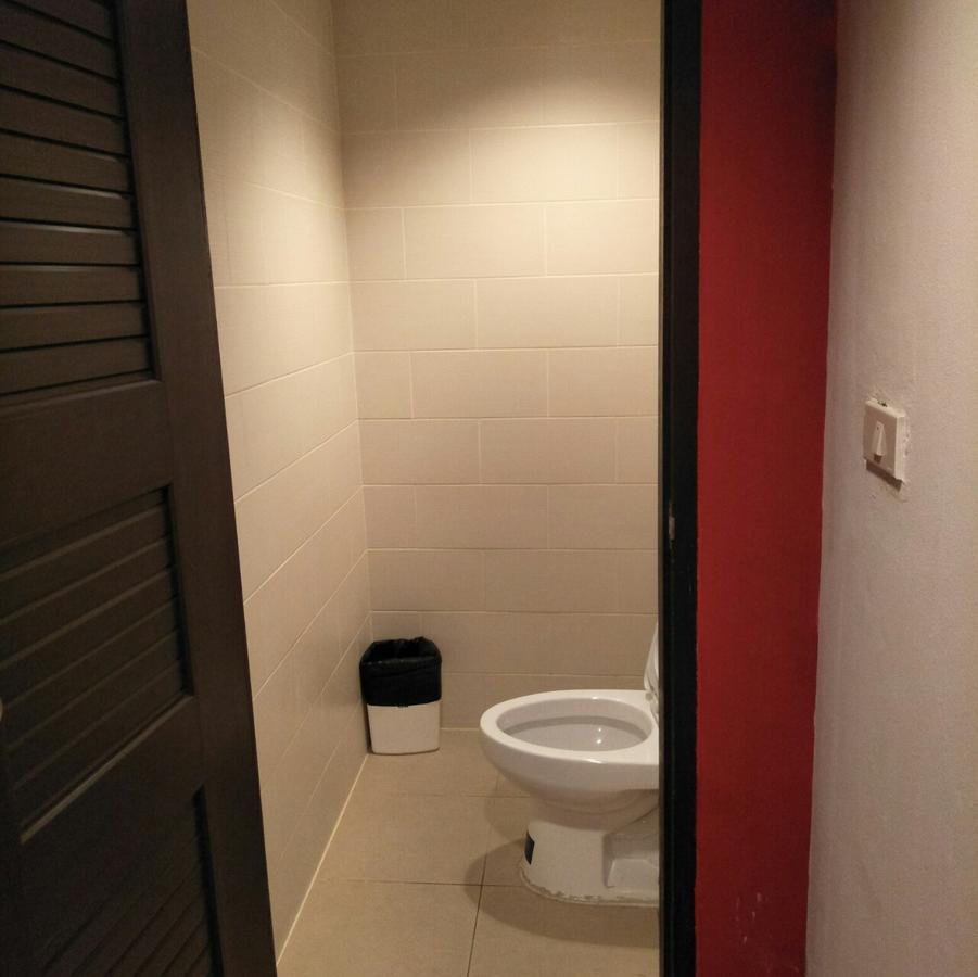 Badu Sukhumvit Dormitory Бангкок Екстер'єр фото