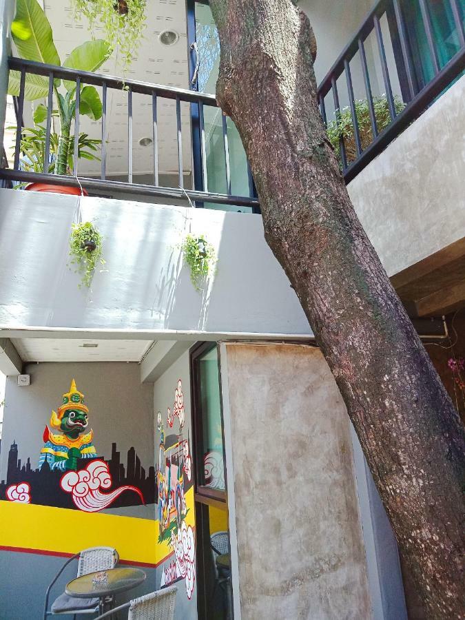 Badu Sukhumvit Dormitory Бангкок Екстер'єр фото