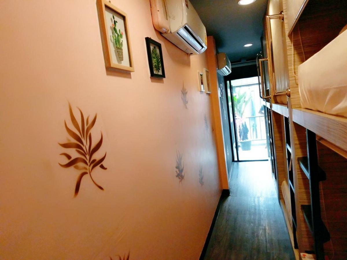 Badu Sukhumvit Dormitory Бангкок Екстер'єр фото