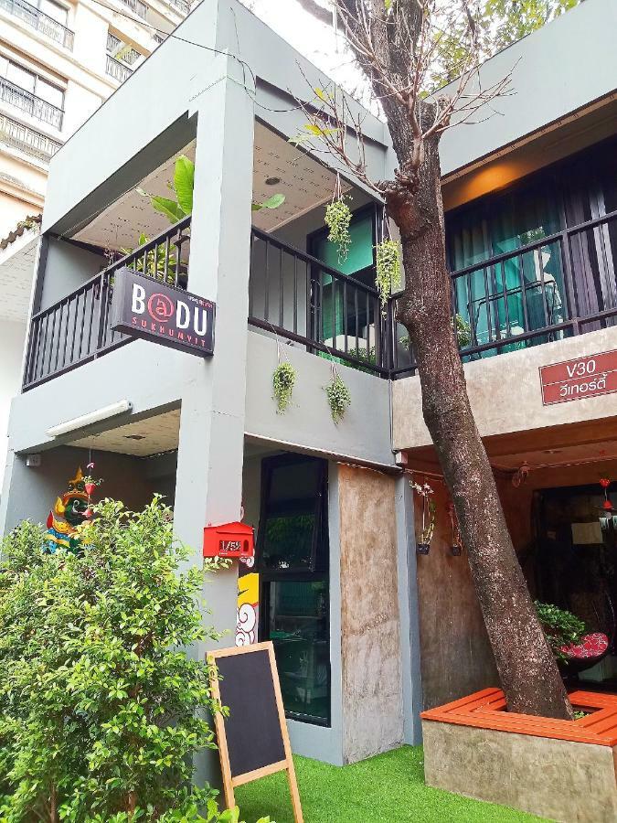 Badu Sukhumvit Dormitory Бангкок Екстер'єр фото