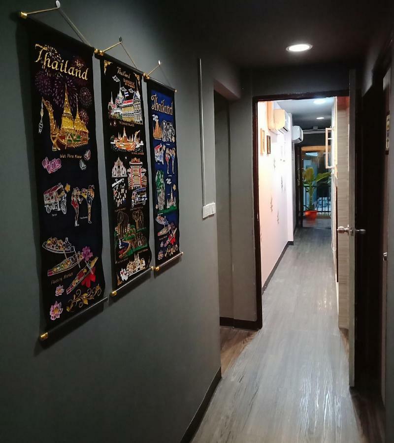 Badu Sukhumvit Dormitory Бангкок Екстер'єр фото