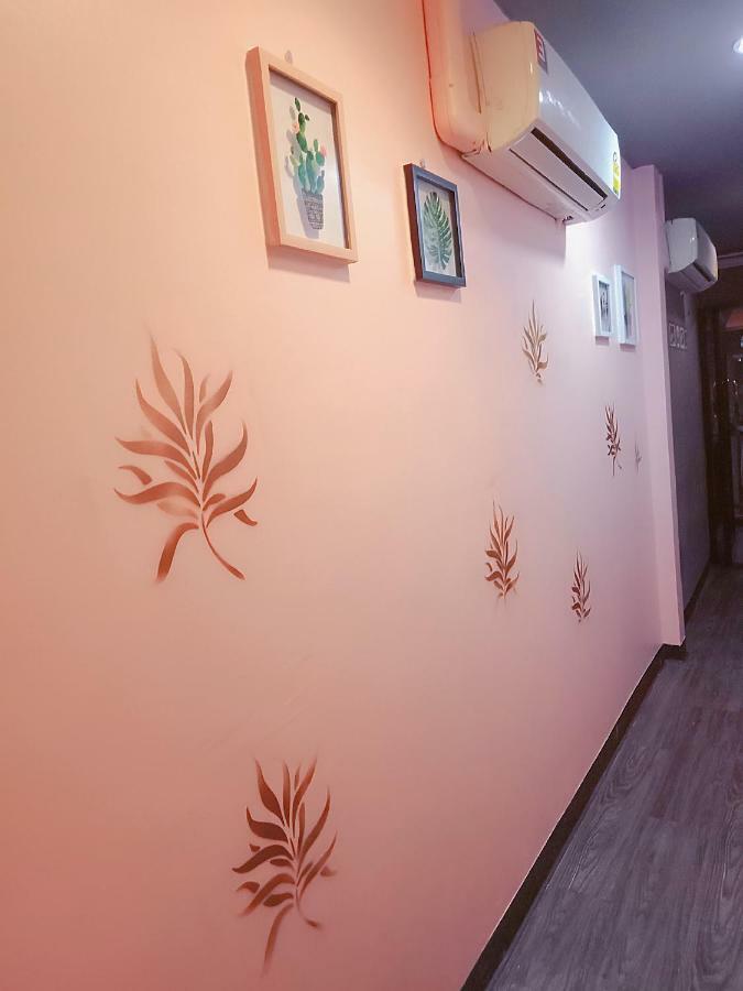 Badu Sukhumvit Dormitory Бангкок Екстер'єр фото