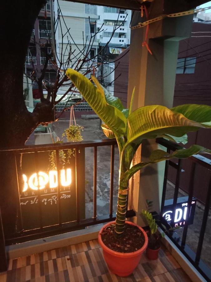 Badu Sukhumvit Dormitory Бангкок Екстер'єр фото